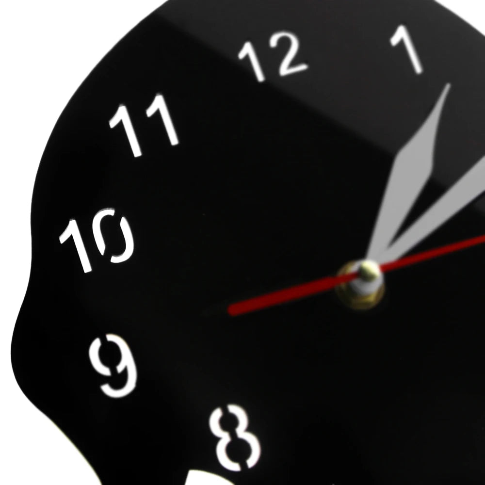 Cat swinging clock